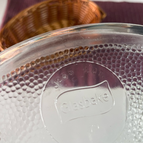 VINTAGE GLASSBAKE CASSEROLE DISH WITH LID & WICKER BASKET J235 1QT 29 USA 79 - Picture 9 of 9